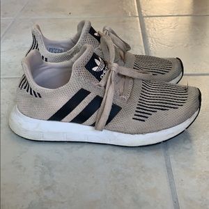 Adidas Sneakers